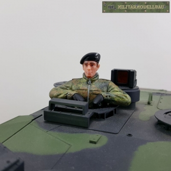 Soldat der Deutschen Bundeswehr Halbfigur für Panzer Leopard 1:16