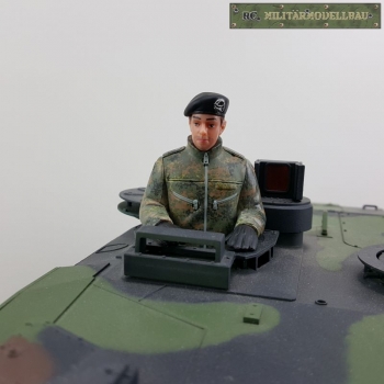Panzerkommandant der Deutschen Bundeswehr Halbfigur für Panzer Leopard 1:16