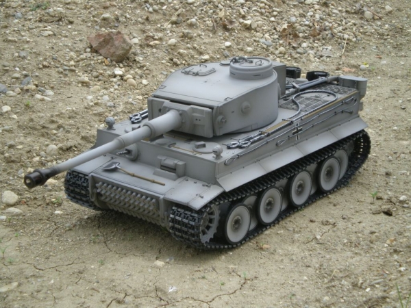 Tiger I. Profi Metallausführung IR Version TORRO Panzer mit Holzkiste
