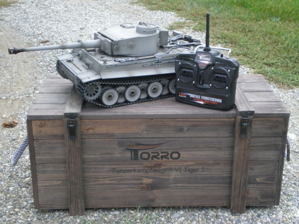 Tiger I. Profi Metallausführung IR Version TORRO Panzer mit Holzkiste
