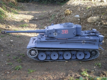 Tiger I Pro-Edition Frühe Version 2,4 GHz R&S Metallgetriebe, Metallschwingarme, Metall-Treib/Leiträder, Metallketten BB+IR V6.0