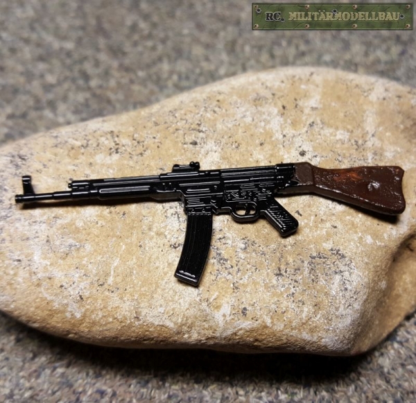 Sturmgewehr 44 aus Metall lackiert im Maßstab 1:16