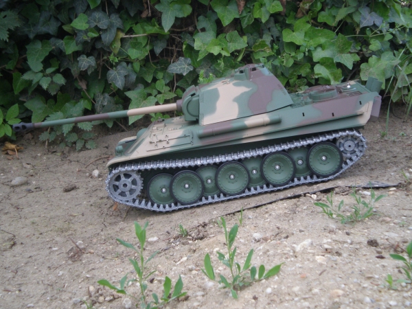 Panther Ausf. G  Pro Edition 2.4 GHz BB-Version Metallgetriebe Metall-Treib/Leiträder Metallketten Airbrushlackierung Holzbox